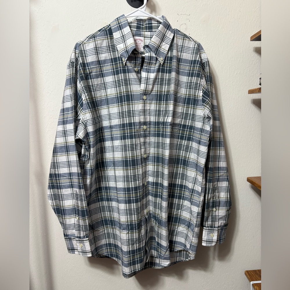 Brooks Brothers button-up M